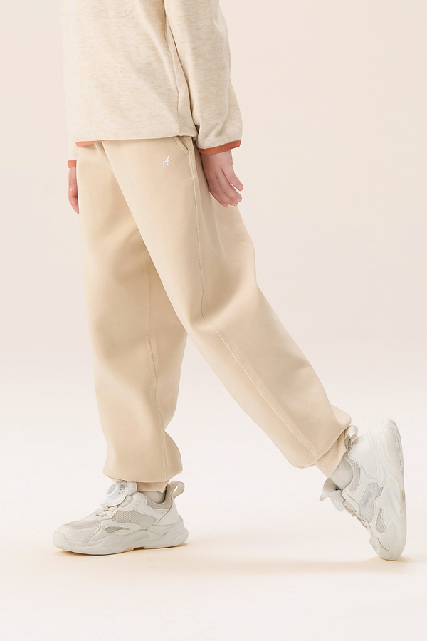 Girls Beige sweatshirt jogger set with sneakers