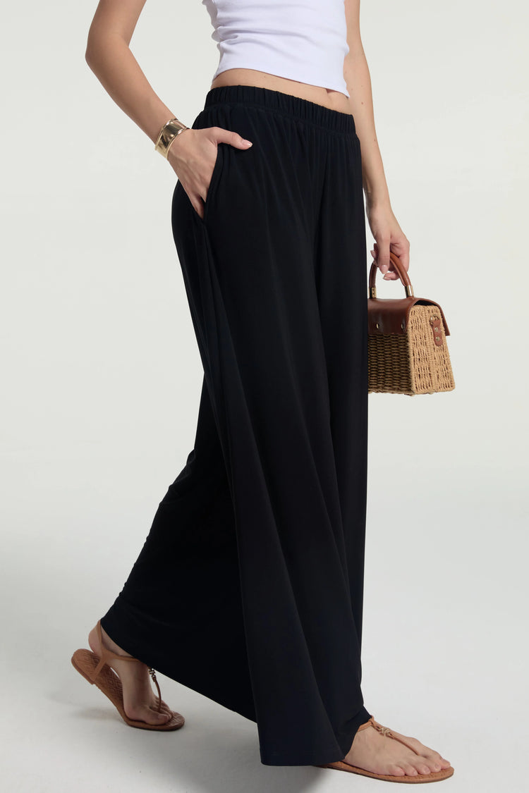 Women’s Fluid Wide-Leg Trousers - FAMILYWEAR