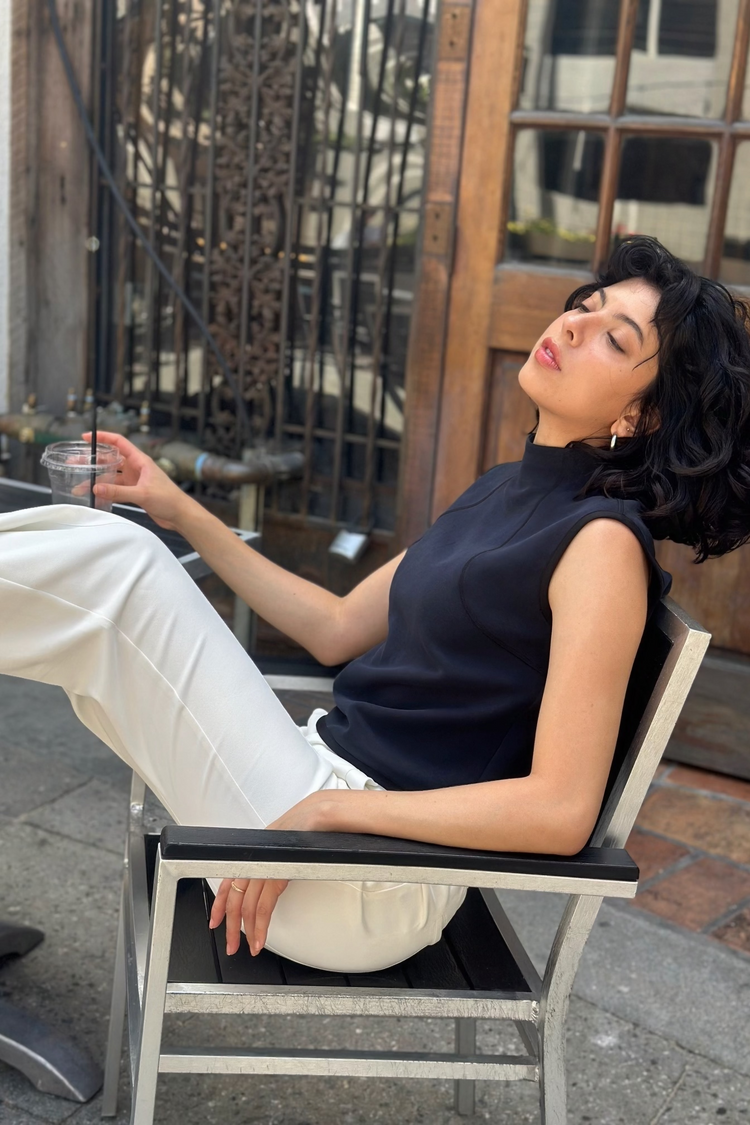 Women’s Sculpted Sleeveless Top - FAMILYWEAR