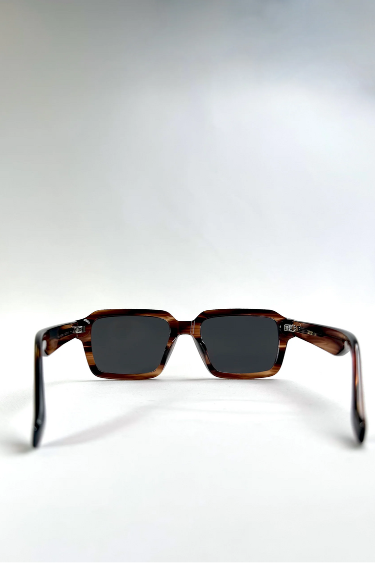 CREST - CHESTNUT MARBLE