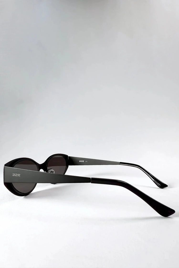 NYX - SHADOW BLACK - FAMILYWEAR